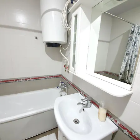 Tourist Home At Stefan Cel Mare With 2 Rooms Chisinau Exterior photo