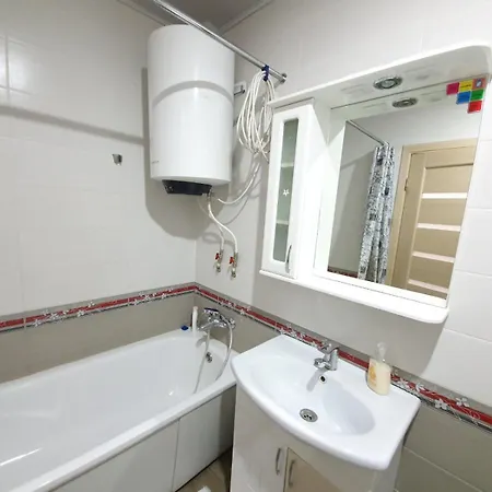 Tourist Home At Stefan Cel Mare With 2 Rooms Chisinau Exterior photo