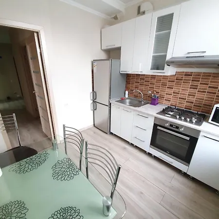 Tourist Home At Stefan Cel Mare With 2 Rooms Chisinau Exterior photo